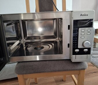 Mikrovlnná trouba s grilem zn. AMICA - 6