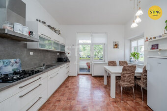 Prodej jedinečného bytu 3+1 s lodžií a vlastní zahrá, 133199 - 6