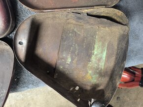 Jawa Perak, kastliky - 6