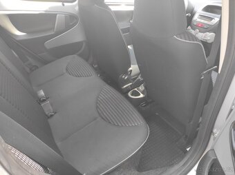 Peugeot 107 1.0 VVTi AUTOMAT 2013 ČR 1.MAJ. 36 tis. km - 6