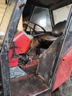 Zetor URI  kabina Slovenska kapota 4011 - 6