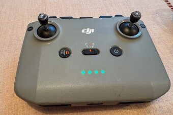 Nabízím dron DJI Neo Fly More Combo - 6