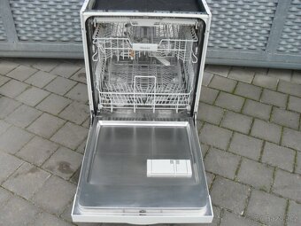 MIELE MYČKA,VOLNĚ STOJÍCÍ,POD KUCHYNSKOU LINKU,LCD,tř.A+ - 6