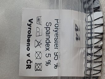 Společenské šaty a bílé sako - 6