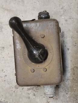 Retro vypínače, zásuvky, koncovky, vypínač na pilu... - 6