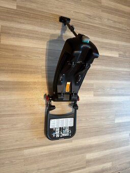 Autosedačka vajíčko Britax Römer BABY SAFE PLUS SHR II - 6