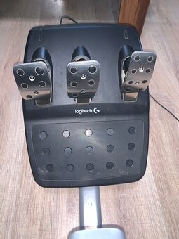 Prodám herní sestavu – Logitech G29 + sedačka - 6