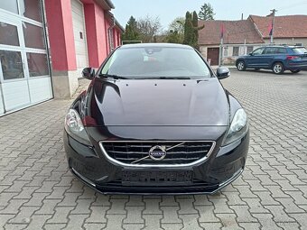 VOLVO V40 D2 ,kůže, navi, pěkně zachovalé auto - 6