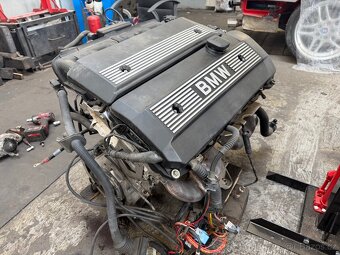 Motor BMW M54B25 141kw 256S5 - 6