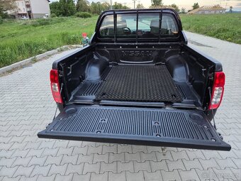 Nissan Navara 2.5 dCi Double Cab XE 4X4 - 6
