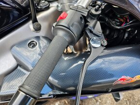 Kawasaki Ninja ZX7R r.v.1997 - 6