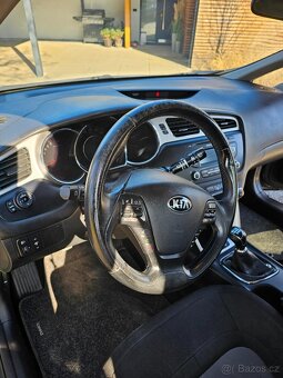 KIA Cee´d Combi SW JD 1,6 GDi Exclusive šedá metalíza 2012 - 6