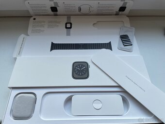 Apple Watch 8 45mm graphite steel s Apple ocelovým řemínkem - 6