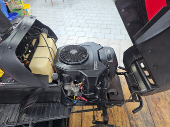 Prodám sekací traktůrek Hecht 5639 - 6