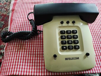funkční retro telefon - 6