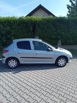 Peugeot 206 1.4i, 55 kW, najeto 113000 km - 6