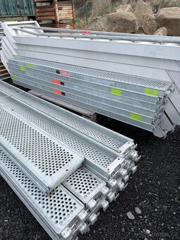 Zánovní hliníkové schodiště Layher - 6