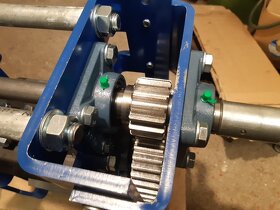 Velký masivní štěpkovač, špalíkovač, drtič - - 6