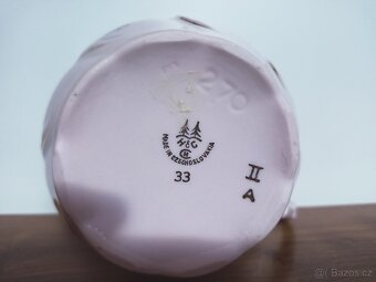 2x hrnek z růžového porcelánu s jemným květem - 6
