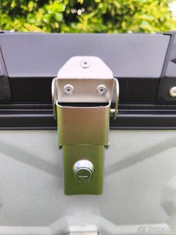 Hliníkový kufr na motorku (top case).Stříbrný.45 litrů. Nový - 6