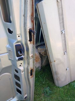 BMW e32 plechařina - 6