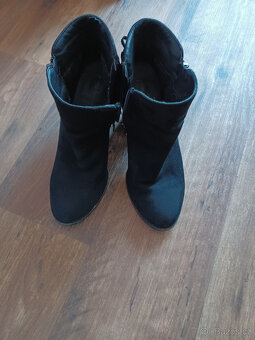 Kotníkové černé boty - 6