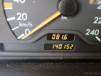 Prodám Mercedes-Benz E 230 limuzína - 6
