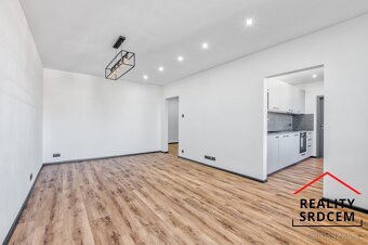 Pronájem nově zrekonstruovaného bytu 3+1 s lodžií, 72 m2, ul - 6