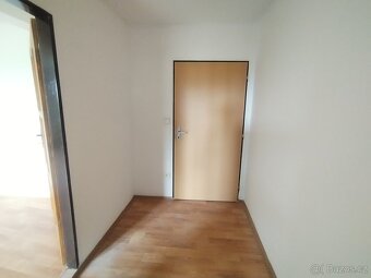 Pronájem prostorného bytu 1+kk / 33m, Hlučín, ul.P.Bezruče - 6