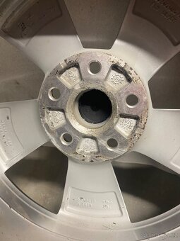 5x112 R17 6,5J ET38 Škoda + 215/65 R17 celoročné - 6