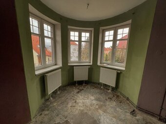Prodej prostorného rodinného domu o dispozici 4+1 (162 m2) v - 6