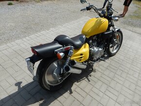 HONDA VF 700C MAGNA - 6