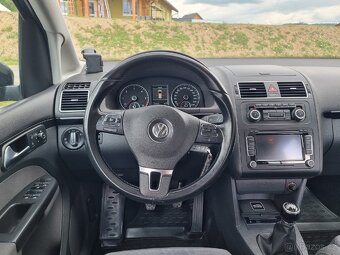 VW Touran 2,0 TDI - 6