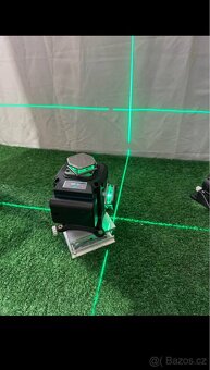Samonivelační Laser 4x360° se stativem - 6