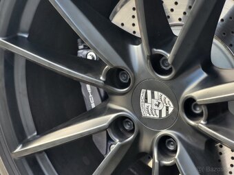 Porsche 911 Carrera 3.0 283 kW - 6