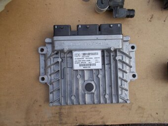 Díly 2. Peugeot 407 SW 2.0HDI 100kw - 6