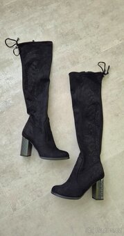 Elegantní semišové kozačky - 6