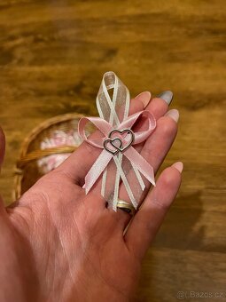 Svatební výzdoba na auto, vývazky, košíček a další - 6