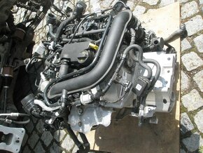 Díly Škoda 21-23 motor autom. přev. části karoserie - výřez - 6