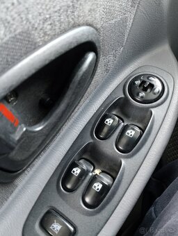 Hyundai acent 13 GLS 2005 - 6