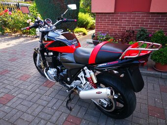 Suzuki GSX 1400 K4 - 6