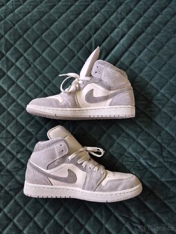 Nike Jordan 1 MID velikost 41 - 6