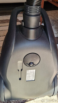 ELEKTROLUX PURE D9. - 6