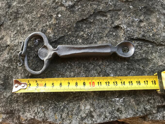 Kovaý otvírák na pivo apod - 6