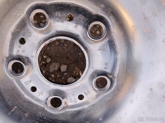 Ocelová kola Superb 3, Passat 6,5x16 et41 5x112+zimní pneu - 6