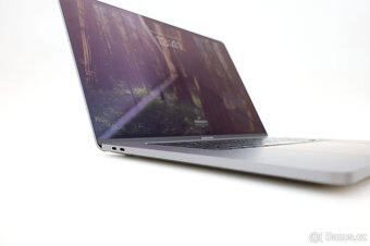 MacBook Pro i9-9980HK 32GB RAM 2TB 5600M OS26 NOVA BATERIE - 6