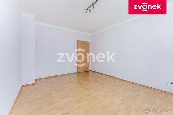 Vila k bydlení a podnikání ve středu Zlína - 6