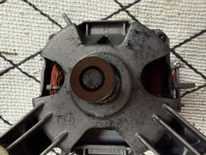 Prodám motor z pračky Siemens + řemenice - 6