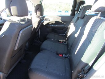 Peugeot 5008 1.6HDi , 82 kW nafta, 2011 - 6