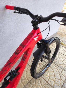 Horské kolo YT Capra CF Pro Carbon 29″ - 6